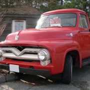 1955_Ford_F-100_front